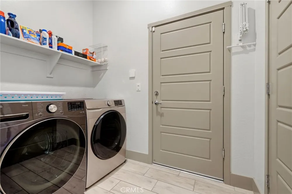 2407 W Andrew Hanford, CA 93230
