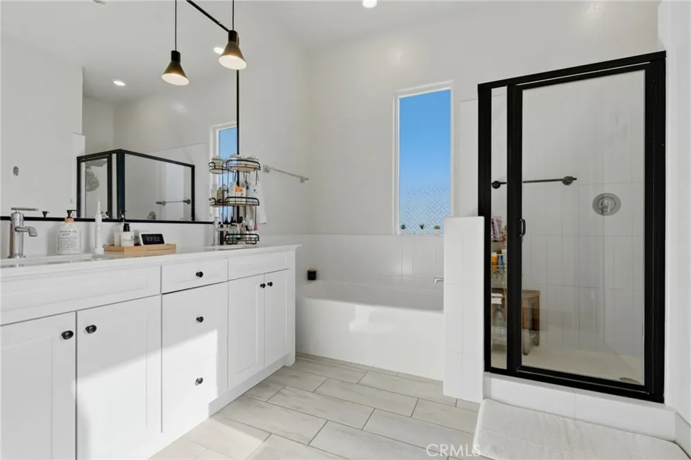 2407 W Andrew Hanford, CA 93230
