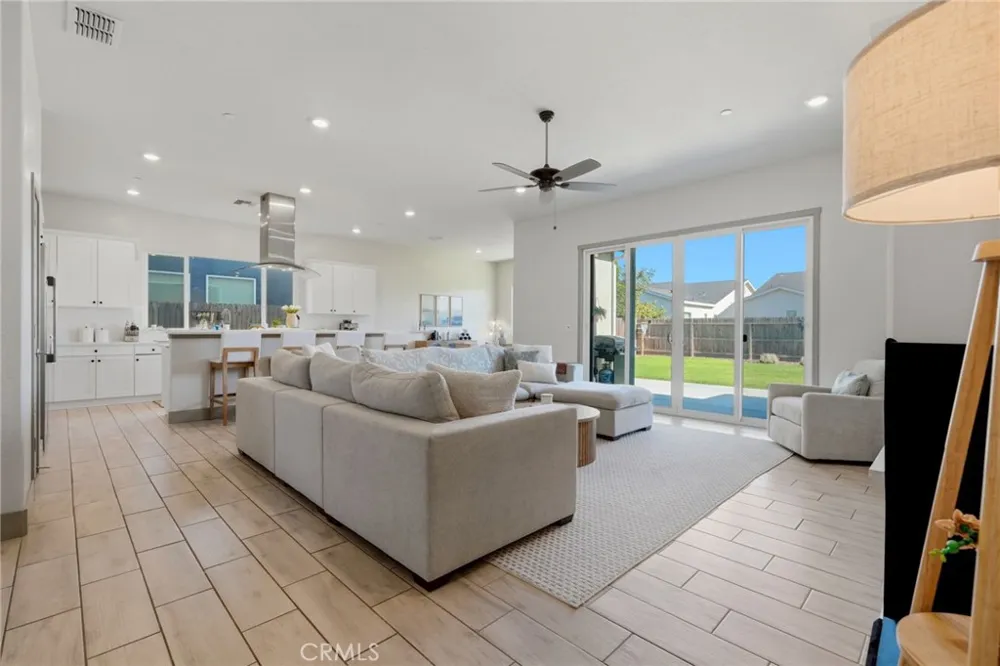 2407 W Andrew Hanford, CA 93230