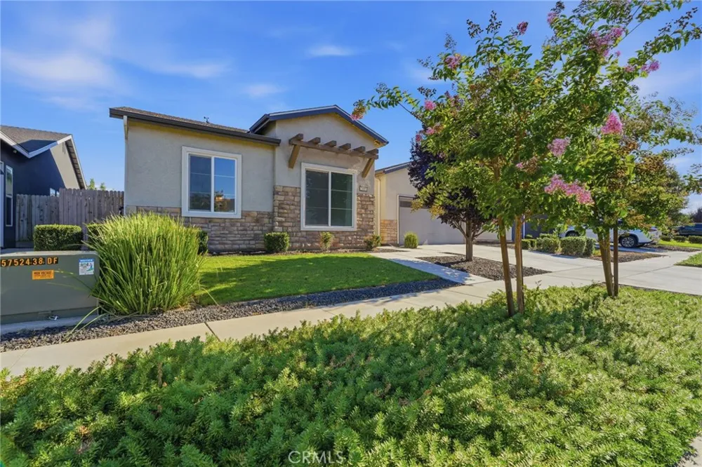2407 W Andrew Hanford, CA 93230