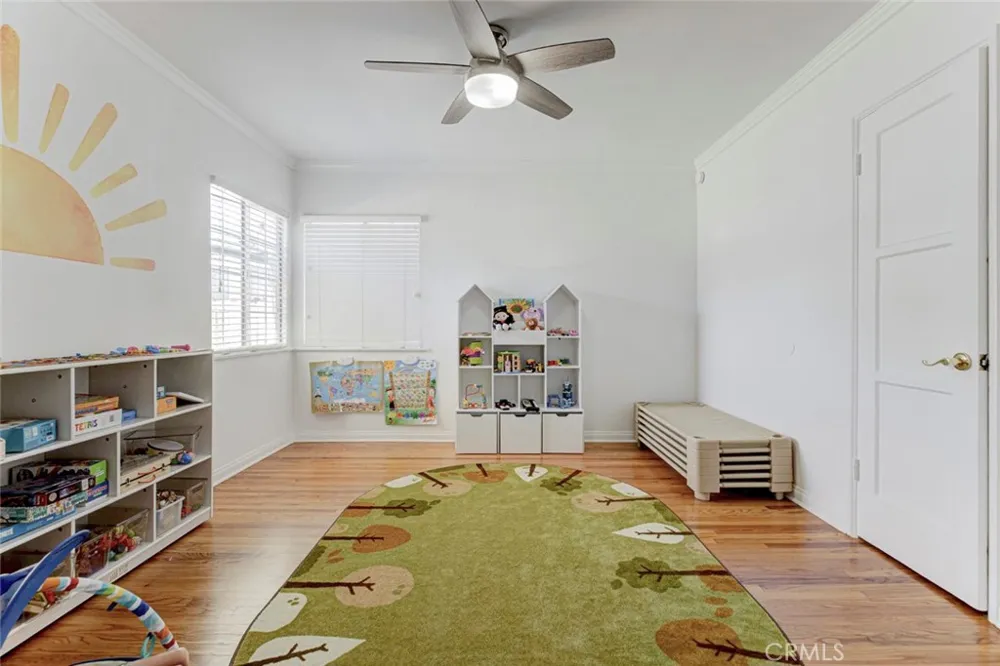 6331 Murietta Avenue Van Nuys, CA 91401