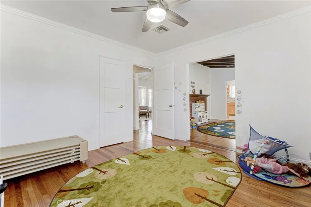 6331 Murietta Avenue Van Nuys, CA 91401