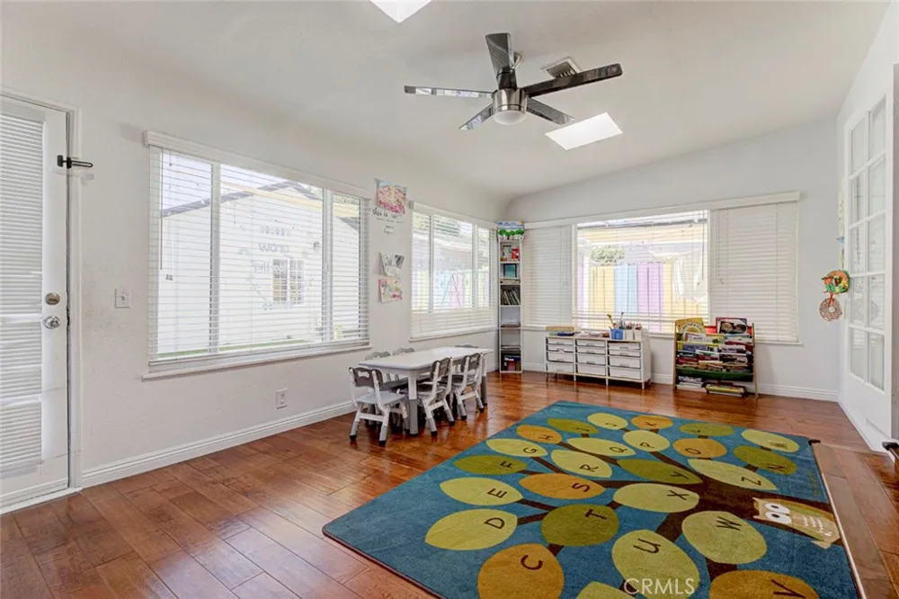 6331 Murietta Avenue Van Nuys, CA 91401