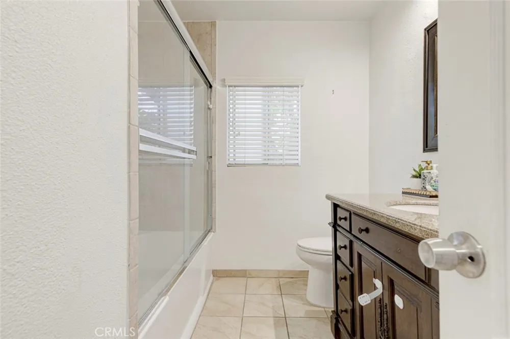 6331 Murietta Avenue Van Nuys, CA 91401