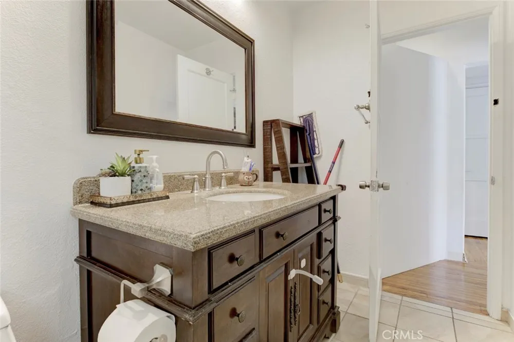 6331 Murietta Avenue Van Nuys, CA 91401