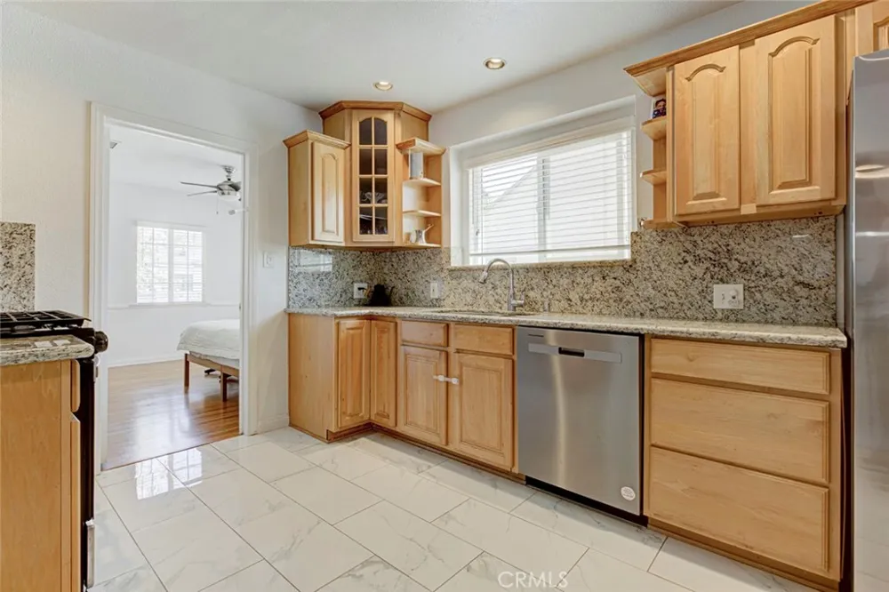 6331 Murietta Avenue Van Nuys, CA 91401