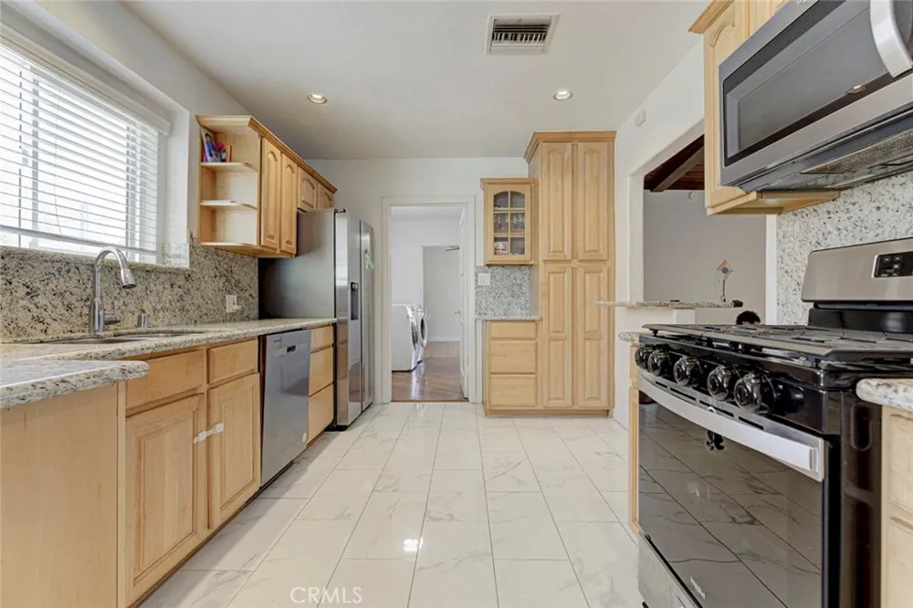 6331 Murietta Avenue Van Nuys, CA 91401