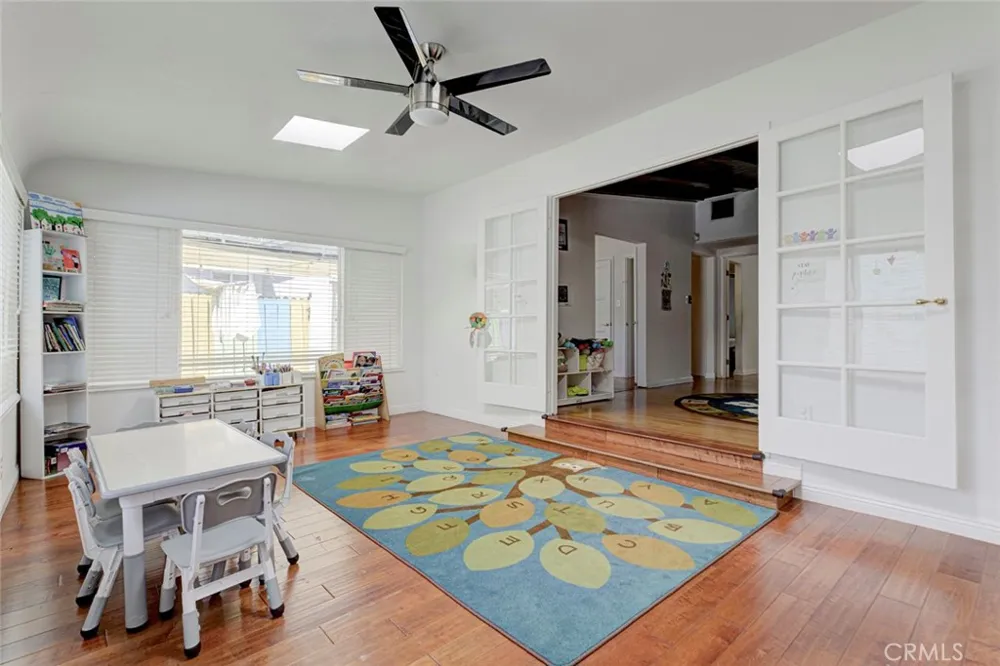 6331 Murietta Avenue Van Nuys, CA 91401
