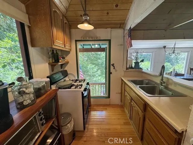 455 Blue Jay Canyon Blue Jay, CA 92317
