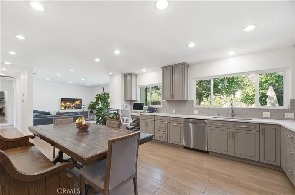 8469 Fullbright Winnetka, CA 91306