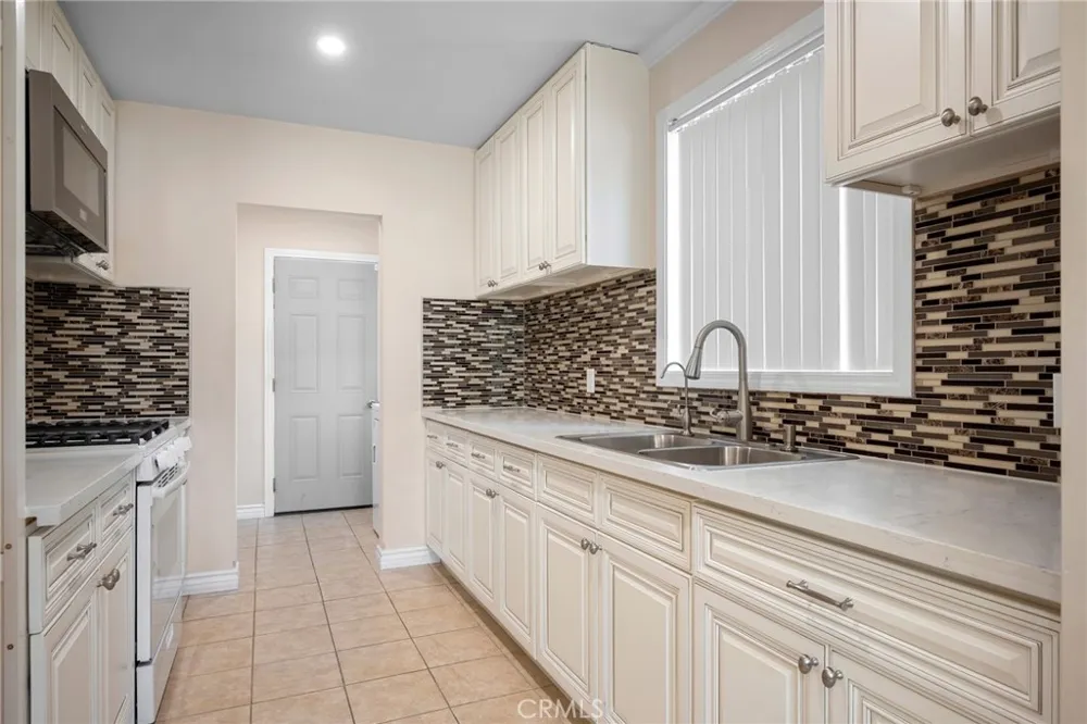 528 Ivy Street Glendale, CA 91204