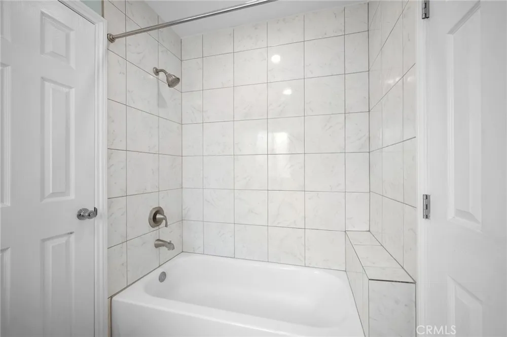 528 Ivy Street Glendale, CA 91204