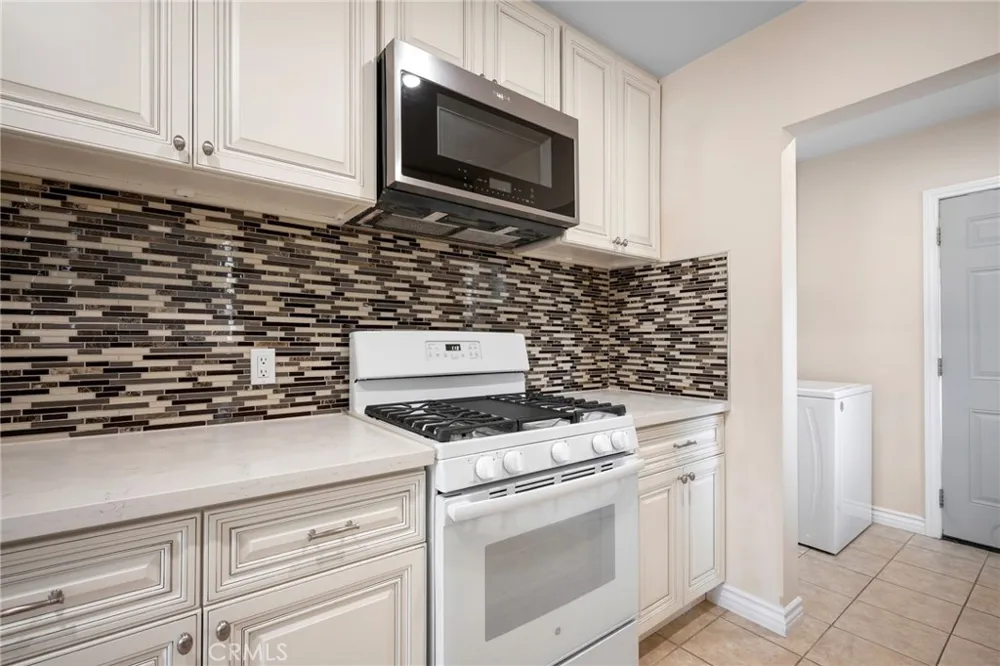 528 Ivy Street Glendale, CA 91204