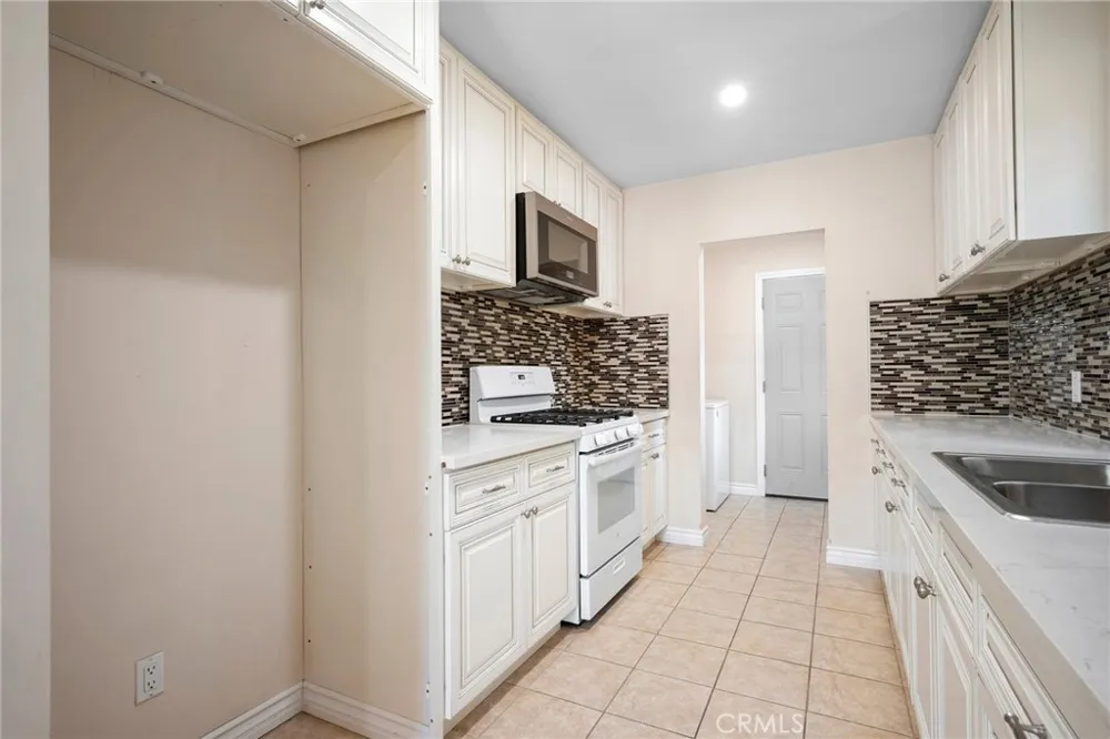 528 Ivy Street Glendale, CA 91204