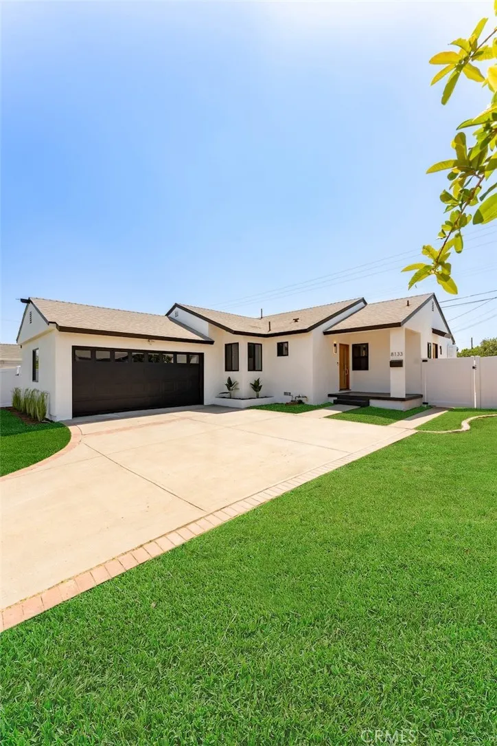 8133 Brimfield Avenue Panorama City, CA 91402