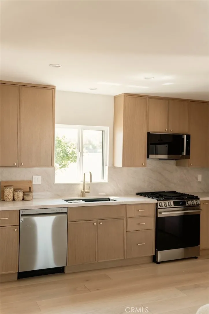 8133 Brimfield Avenue Panorama City, CA 91402
