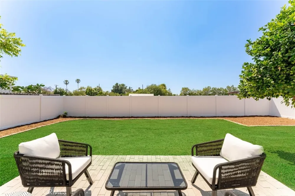 8133 Brimfield Avenue Panorama City, CA 91402