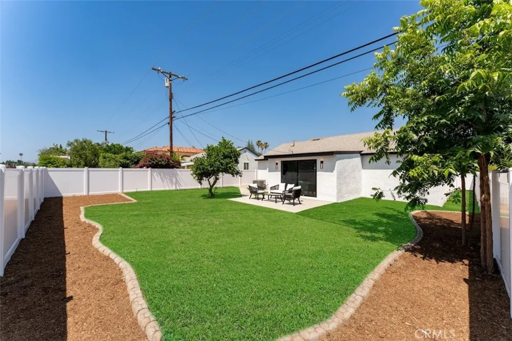 8133 Brimfield Avenue Panorama City, CA 91402
