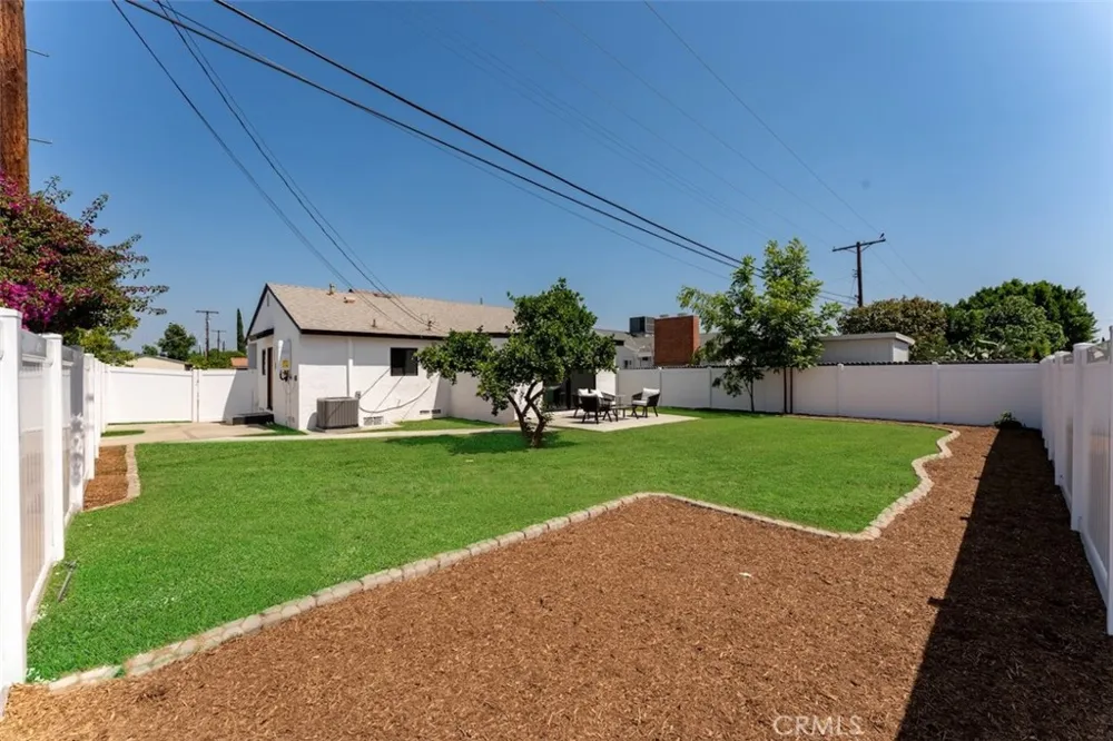 8133 Brimfield Avenue Panorama City, CA 91402