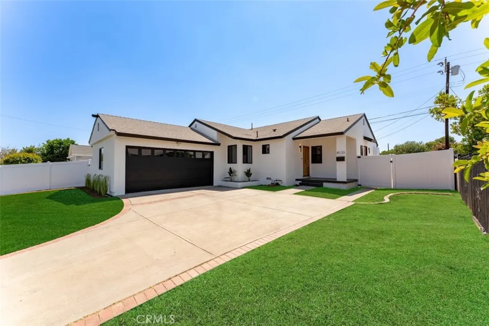 8133 Brimfield Avenue Panorama City, CA 91402