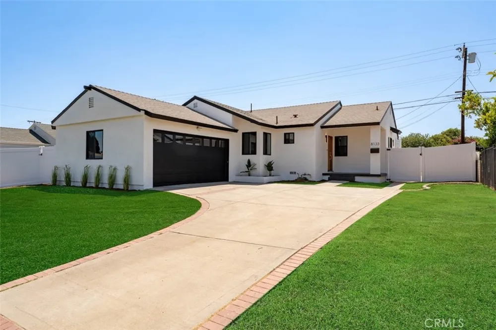8133 Brimfield Avenue Panorama City, CA 91402