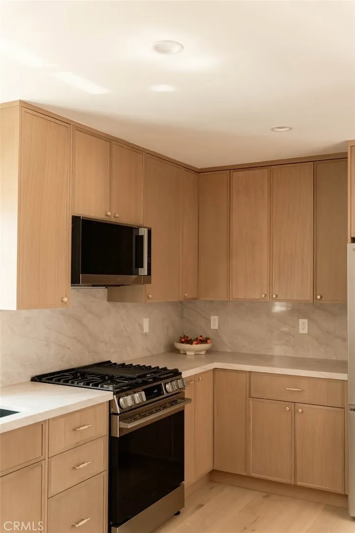 8133 Brimfield Avenue Panorama City, CA 91402
