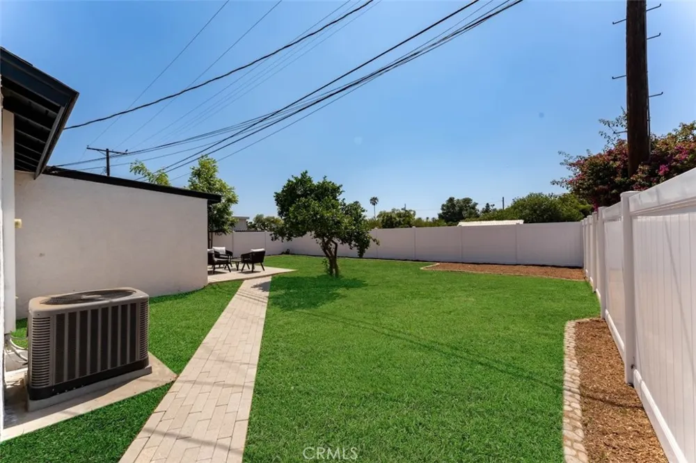 8133 Brimfield Avenue Panorama City, CA 91402