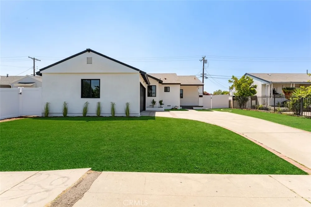 8133 Brimfield Avenue Panorama City, CA 91402