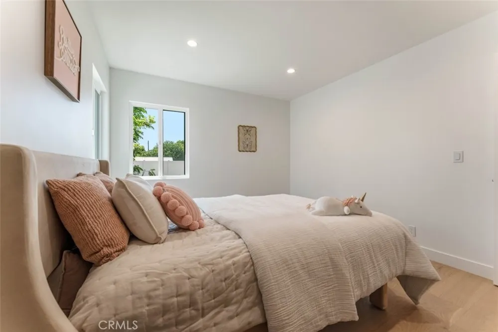 8133 Brimfield Avenue Panorama City, CA 91402