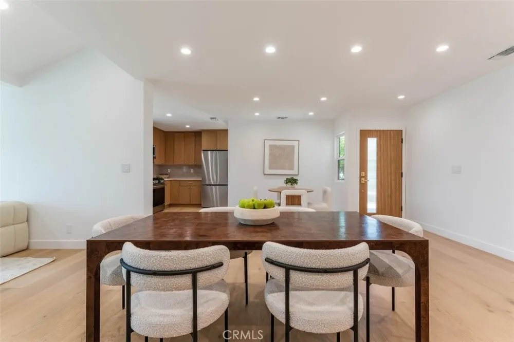 8133 Brimfield Avenue Panorama City, CA 91402