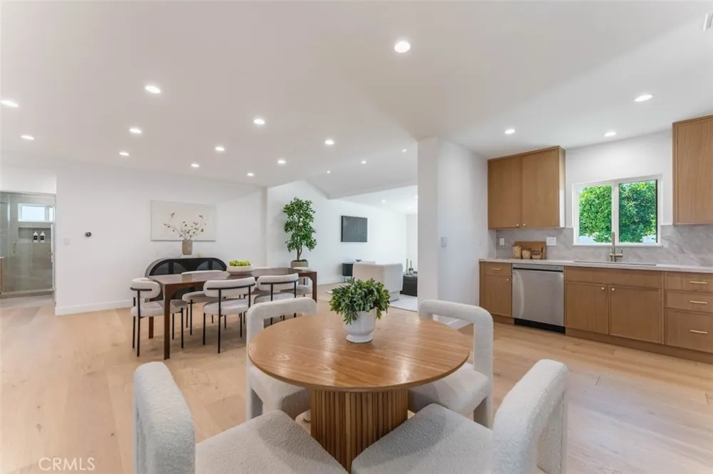 8133 Brimfield Avenue Panorama City, CA 91402