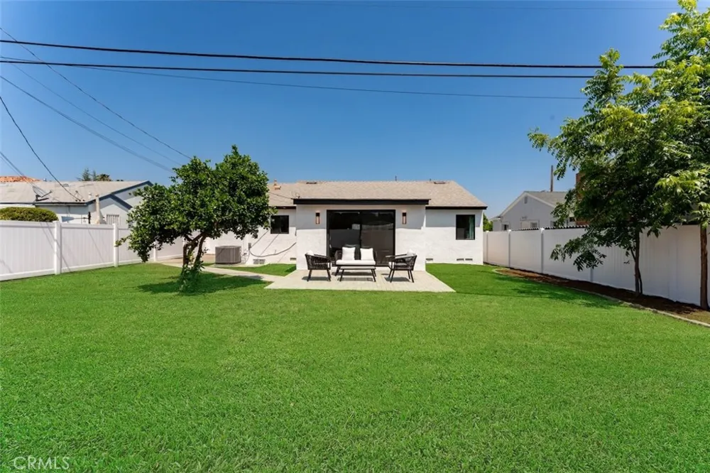 8133 Brimfield Avenue Panorama City, CA 91402