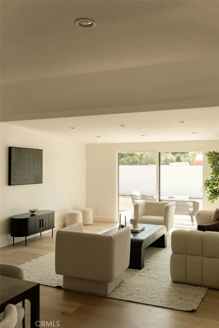 8133 Brimfield Avenue Panorama City, CA 91402