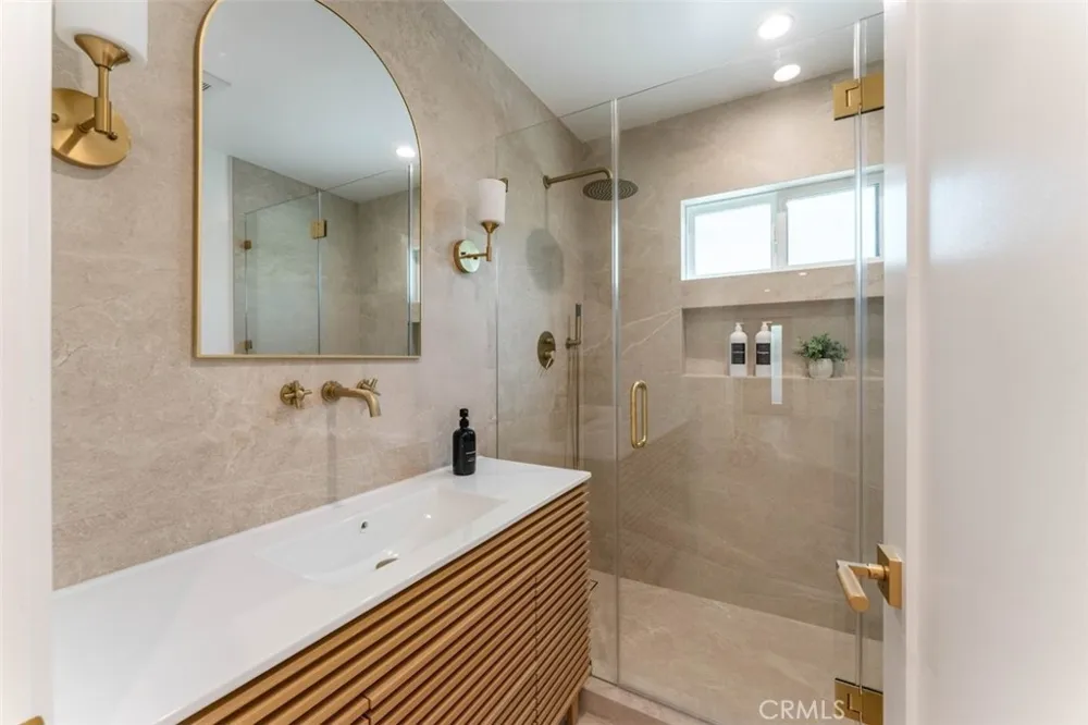 8133 Brimfield Avenue Panorama City, CA 91402