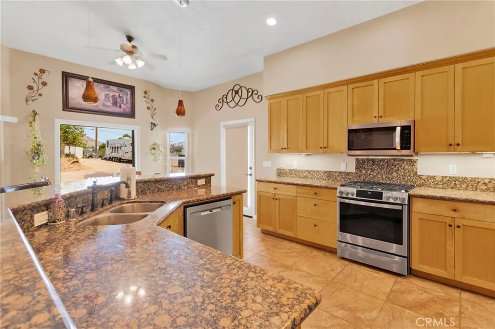 17111 Mesquite Road Apple Valley, CA 92307