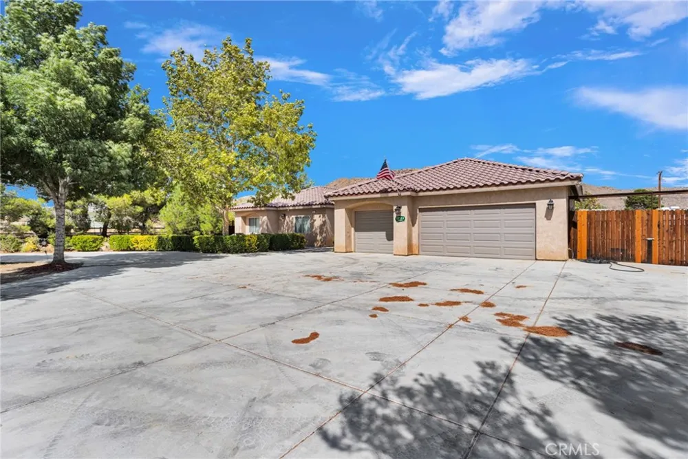 17111 Mesquite Road Apple Valley, CA 92307