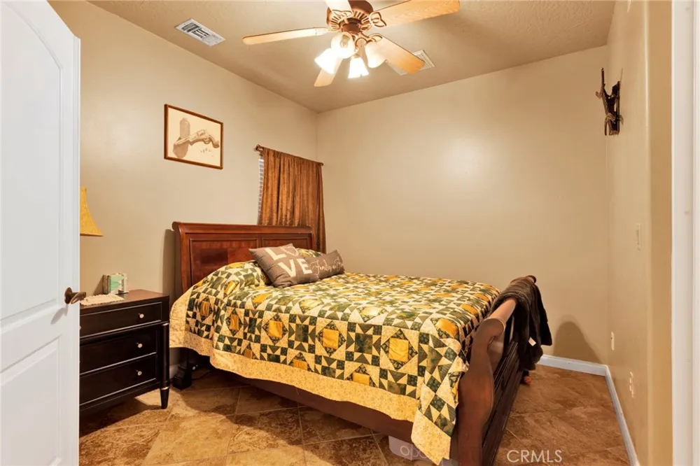 17111 Mesquite Road Apple Valley, CA 92307