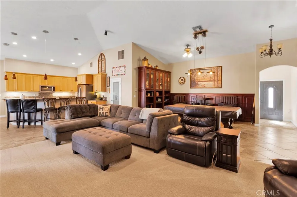 17111 Mesquite Road Apple Valley, CA 92307