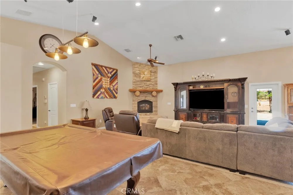 17111 Mesquite Road Apple Valley, CA 92307
