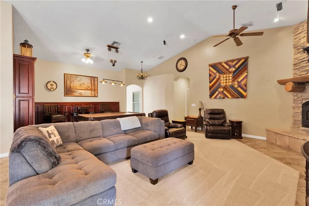 17111 Mesquite Road Apple Valley, CA 92307