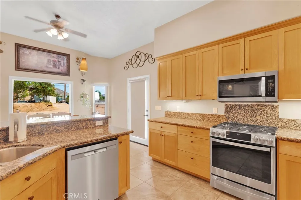 17111 Mesquite Road Apple Valley, CA 92307