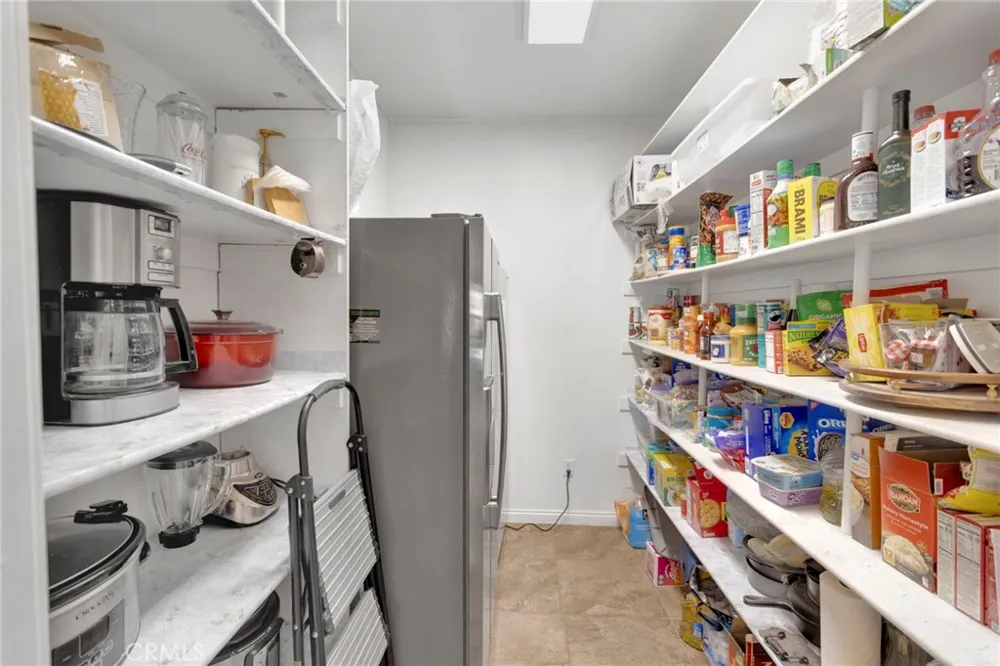 17111 Mesquite Road Apple Valley, CA 92307