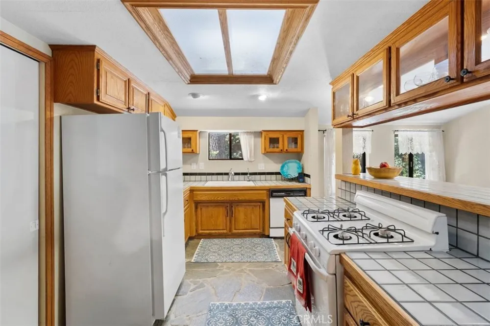 1143 Robin Road Wrightwood, CA 92397