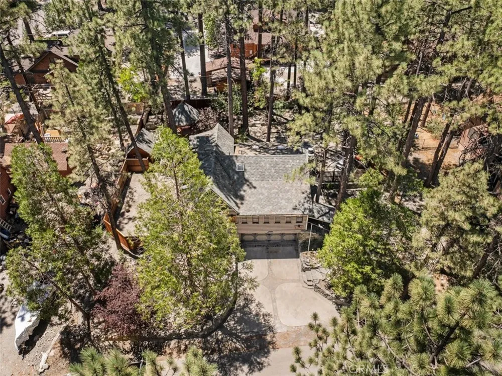 1143 Robin Road Wrightwood, CA 92397