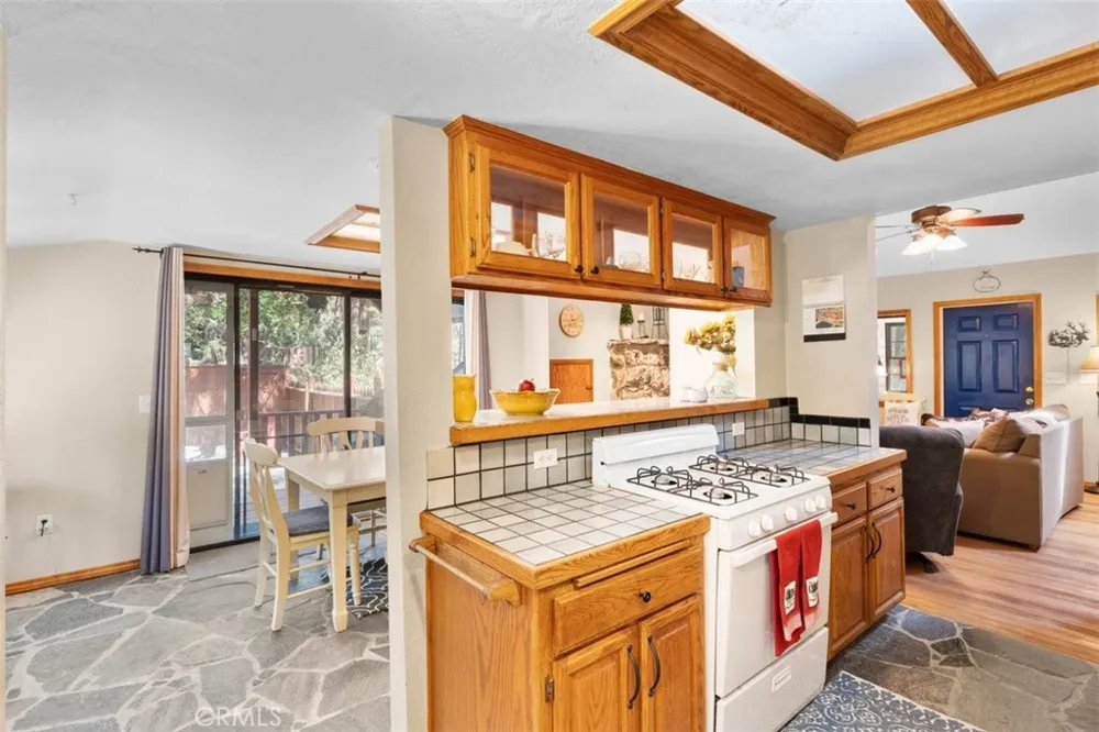1143 Robin Road Wrightwood, CA 92397