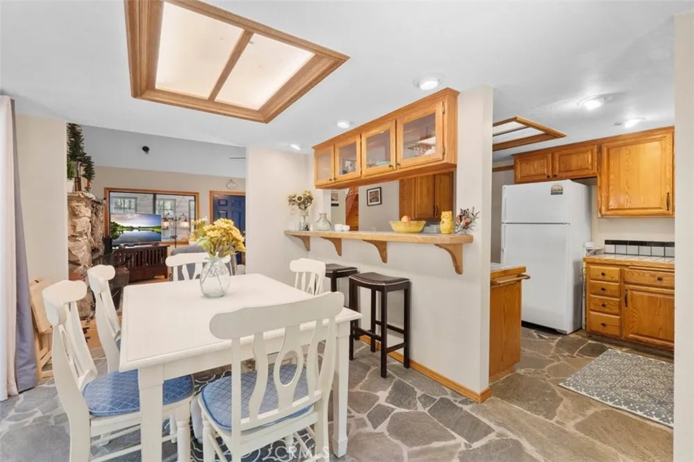 1143 Robin Road Wrightwood, CA 92397