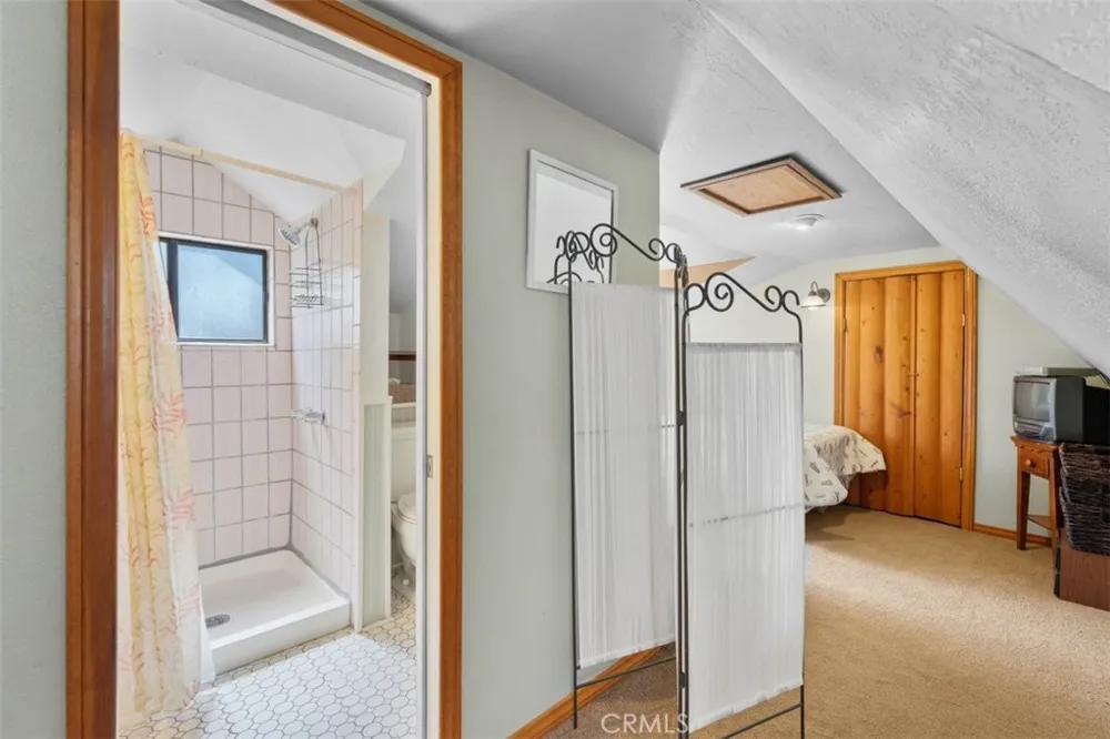 1143 Robin Road Wrightwood, CA 92397