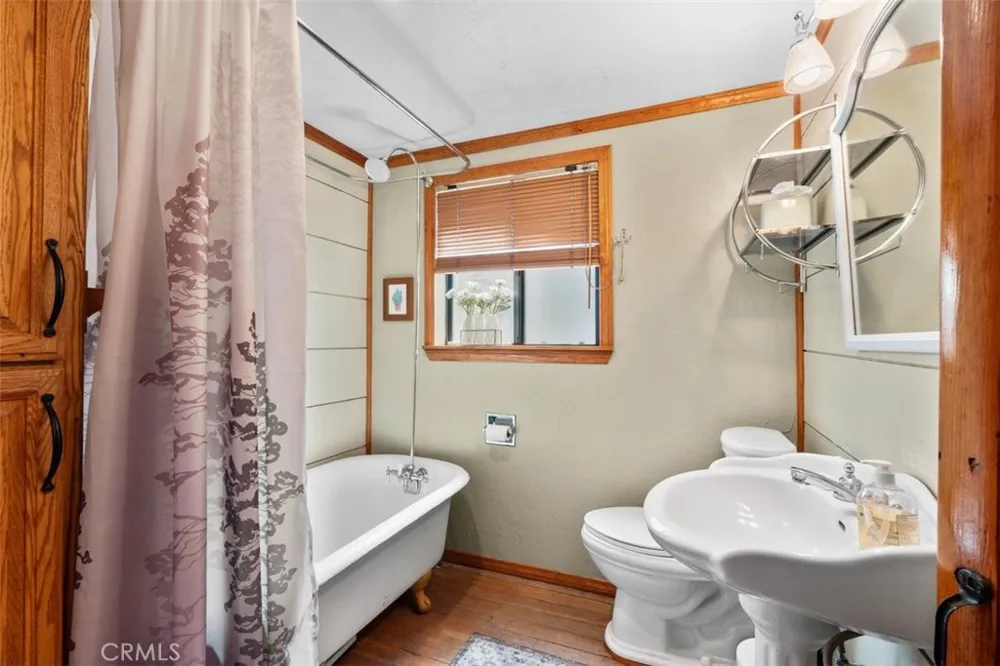 1143 Robin Road Wrightwood, CA 92397