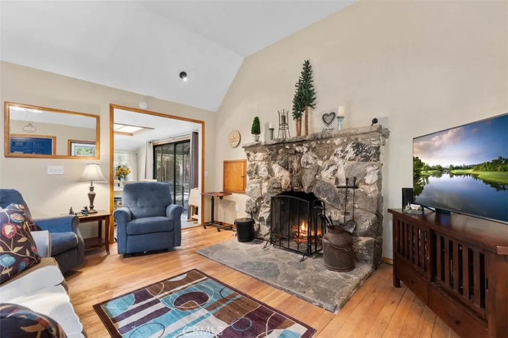 1143 Robin Road Wrightwood, CA 92397