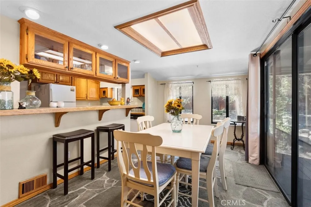 1143 Robin Road Wrightwood, CA 92397
